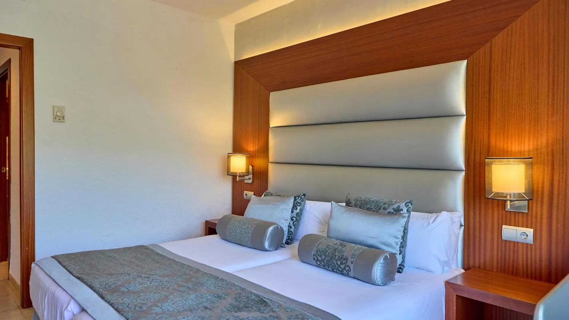 Zafiro Rey Don Jaime Hotel Santa Ponsa